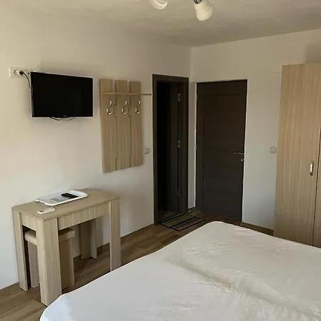 Guest house Angi *